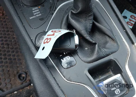 2019 Jeep Cherokee Latitude Plus 4X4 из США, поврежденный, VIN 1C4PJMLB6KD355069